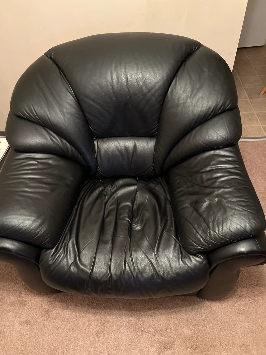 Black Leather Armchair - photo 2