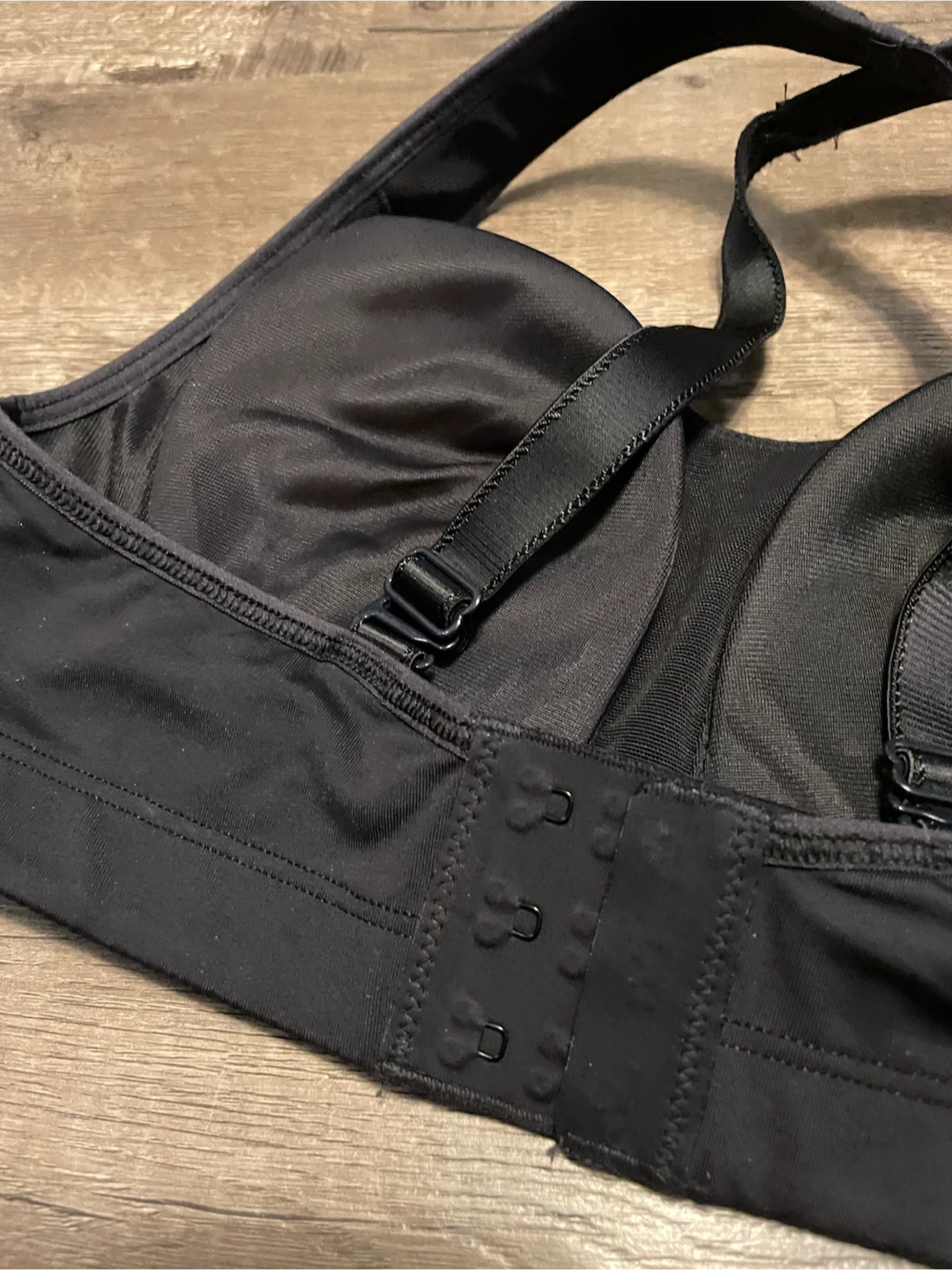 NWOT lululemon Black TaTa Tamer Sports Bra (32C) - photo 4