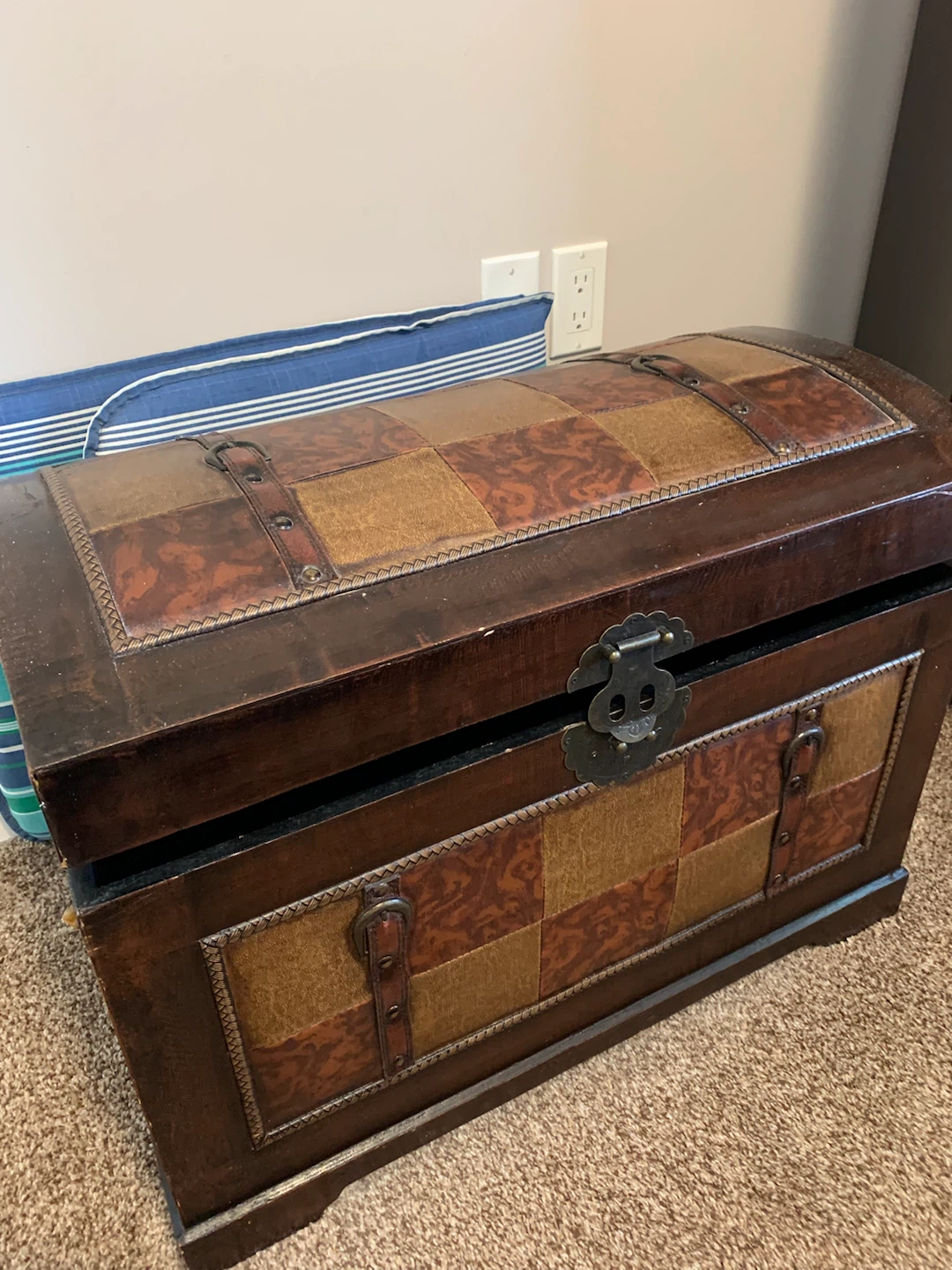 Toy chest