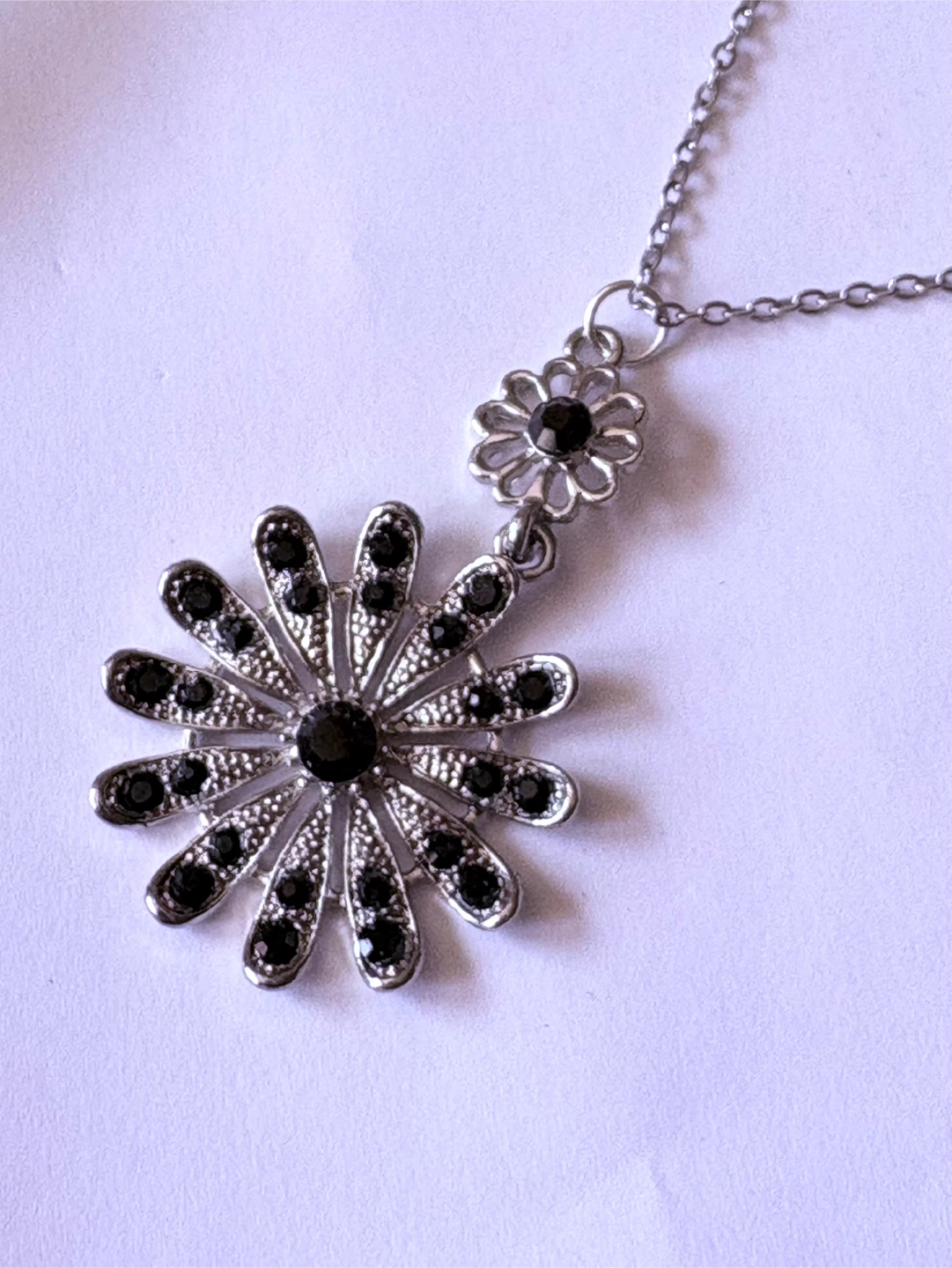 Silver Flower Pendant Necklace, new