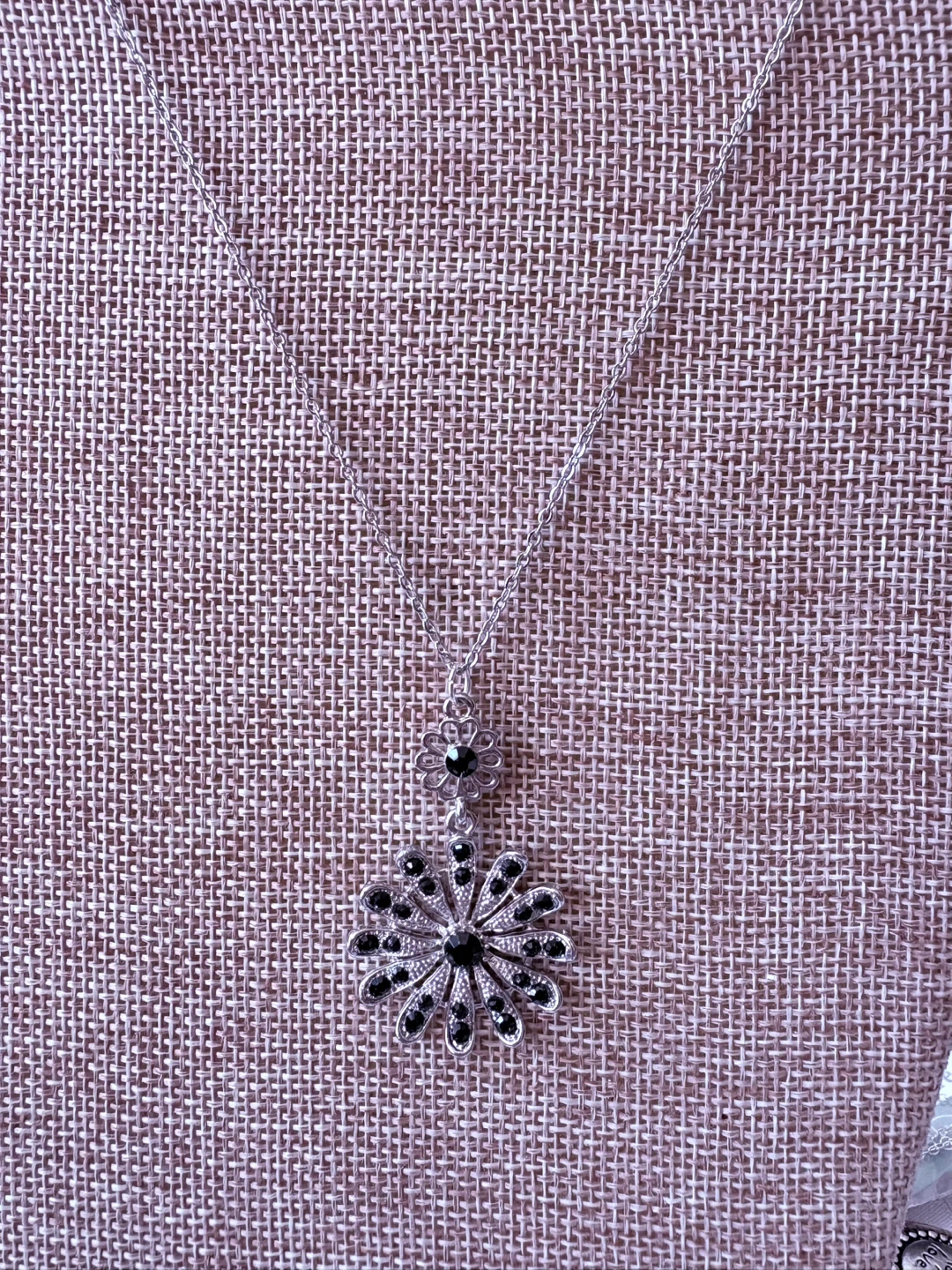 Silver Flower Pendant Necklace, new - photo 3