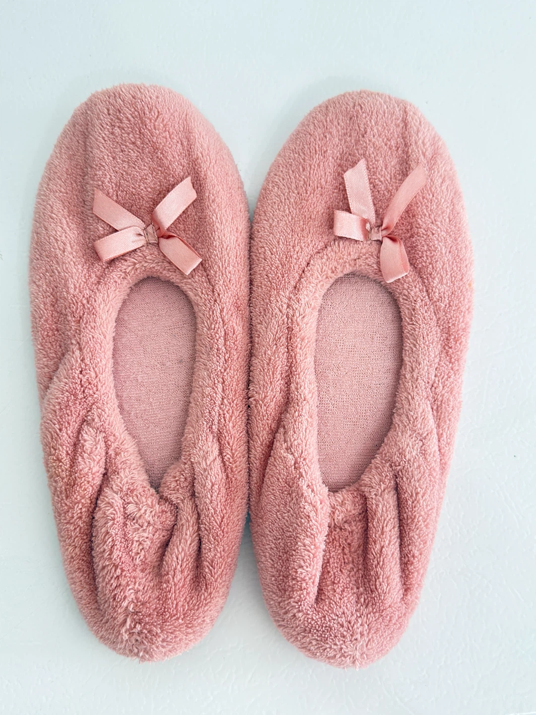 Pink Fuzzy Slippers M (7-8)