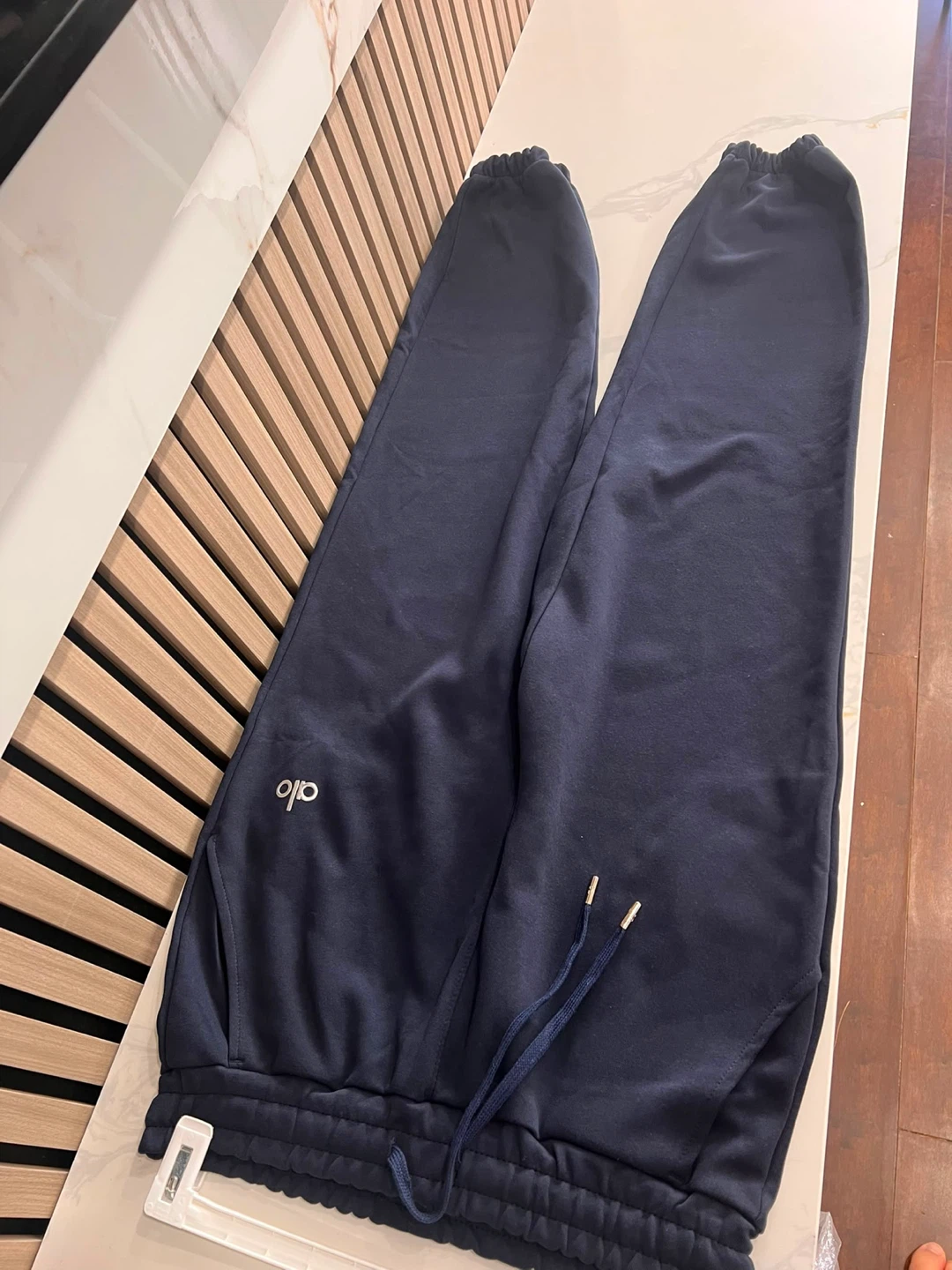 Alo Yoga Navy Sweatpants Size M - photo 5