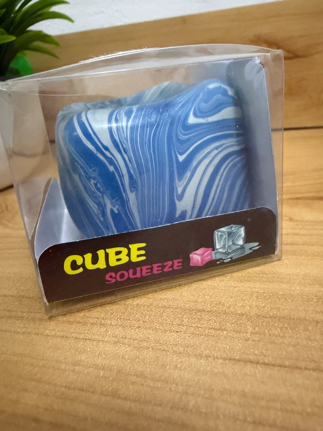 Cube squeeze squishy