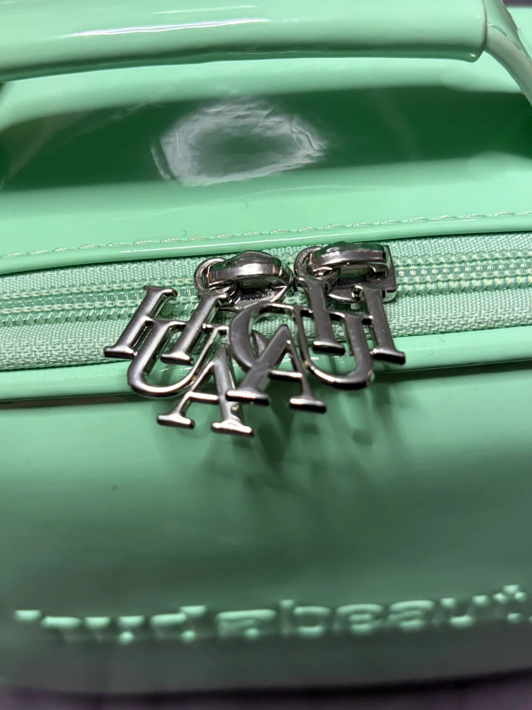 Huda Beauty Mint Green Makeup Train Case - photo 4