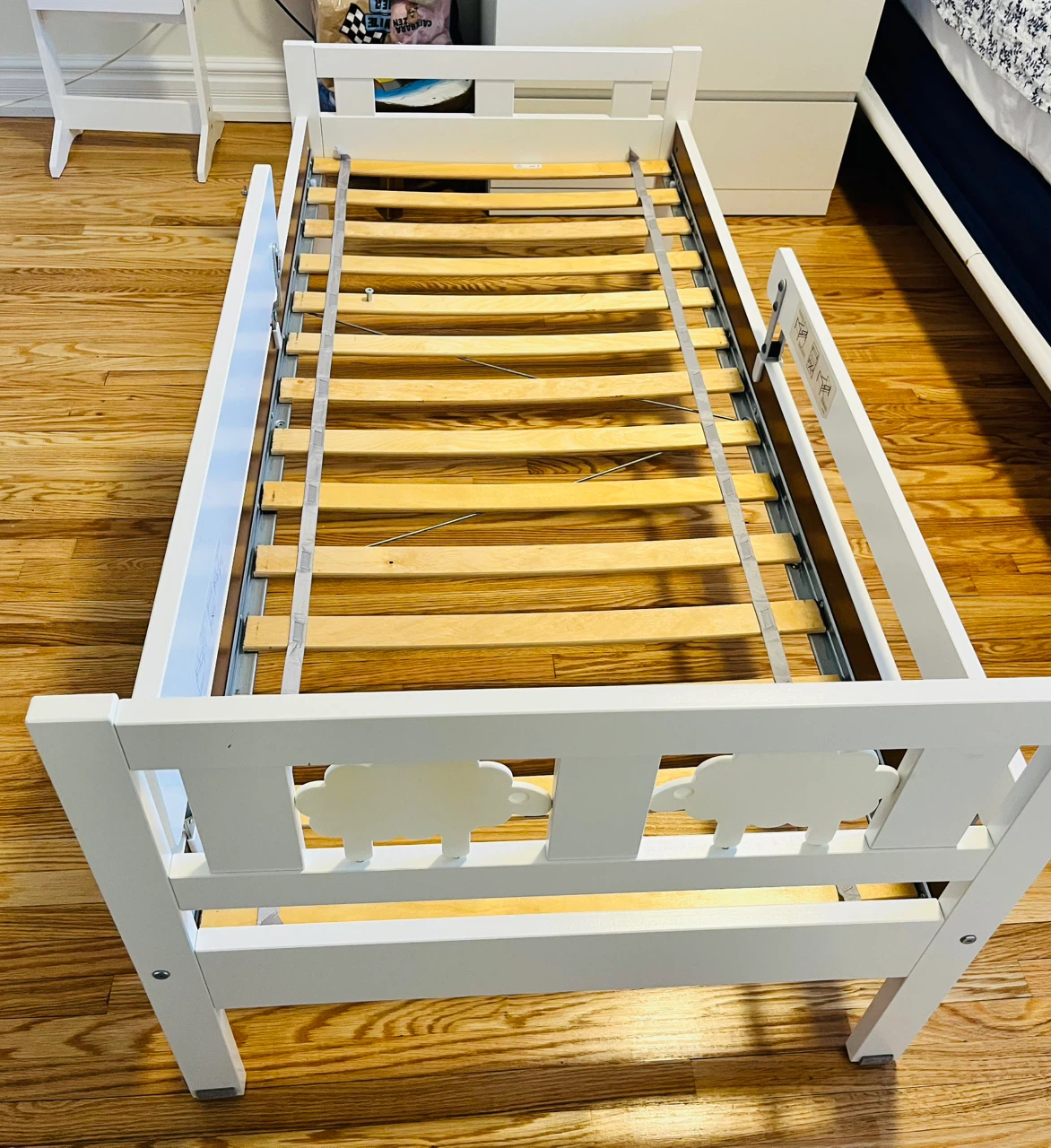 White Toddler Bed Frame with side guardian. - photo 3