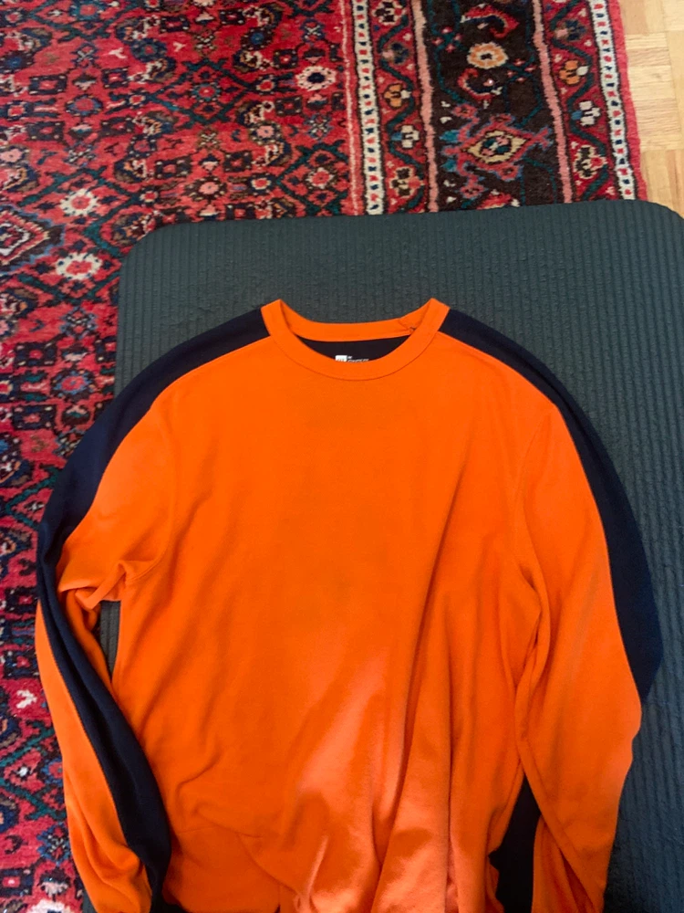GAP Athletic Fit Long Sleeve Shirt