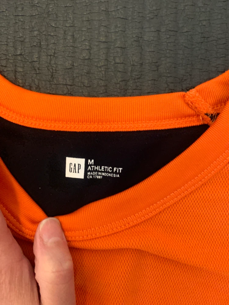 GAP Athletic Fit Long Sleeve Shirt - photo 2