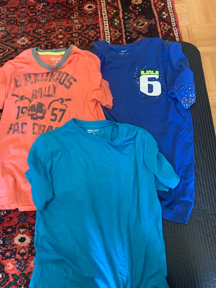 Lot of 3 T-Shirts: Nike Dri-Fit, Arizona Jeans Co.
