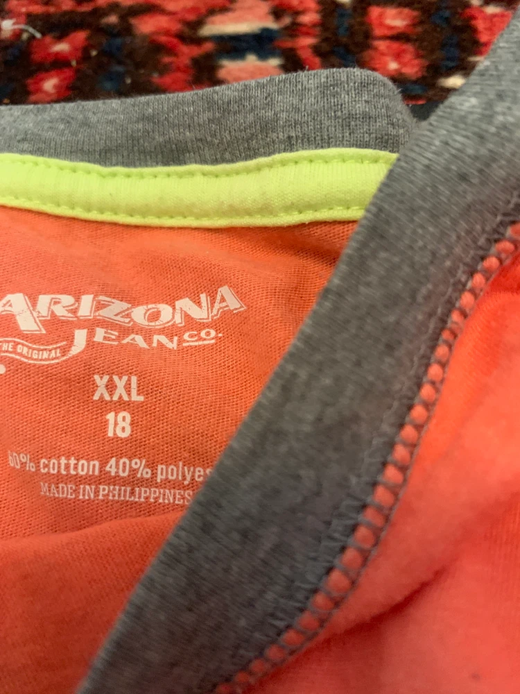 Lot of 3 T-Shirts: Nike Dri-Fit, Arizona Jeans Co. - photo 3