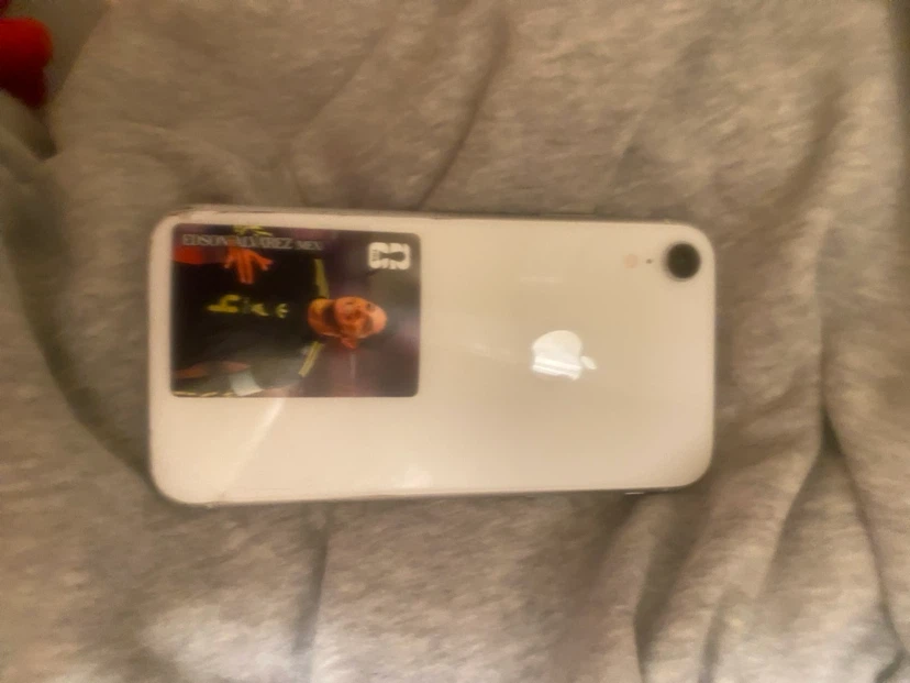 White Apple iPhone - Cracked Screen - photo 4