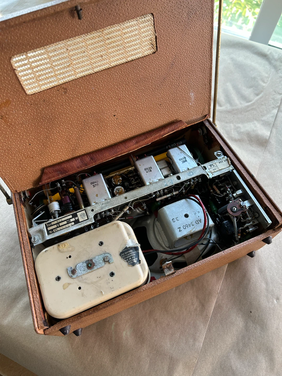 Vintage Transistor Radio - photo 4