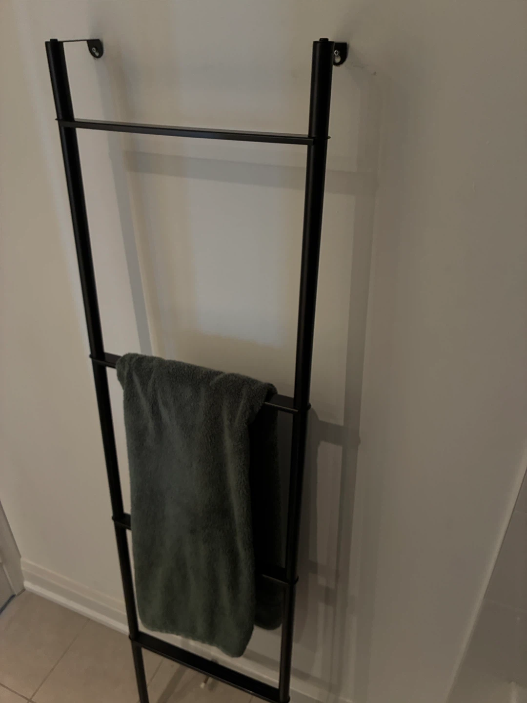 Black Metal Towel Ladder - photo 2
