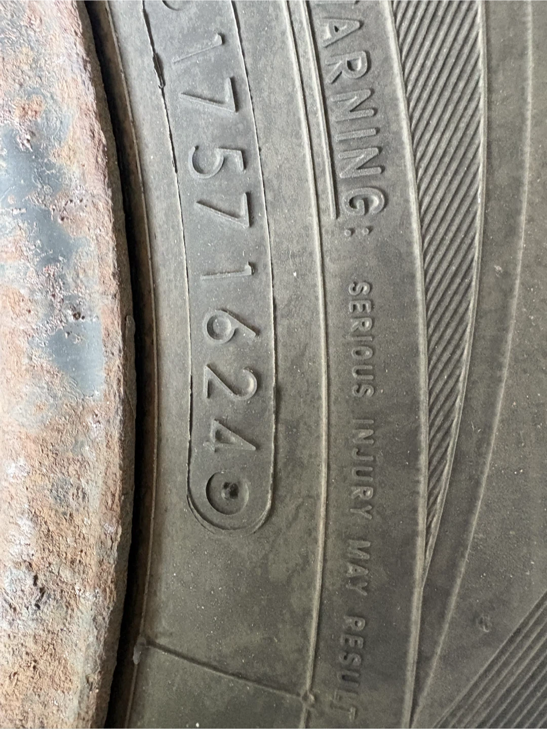 4 Winter Tires with rims - 215/70R16 - photo 4