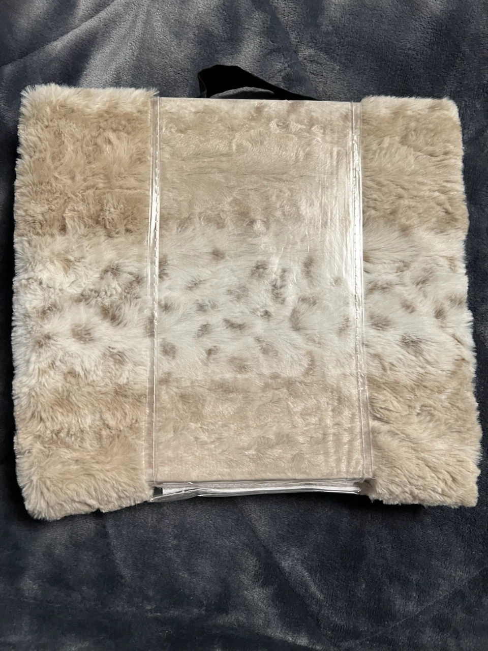 Snow Leopard Print Plush Throw Blanket - photo 2