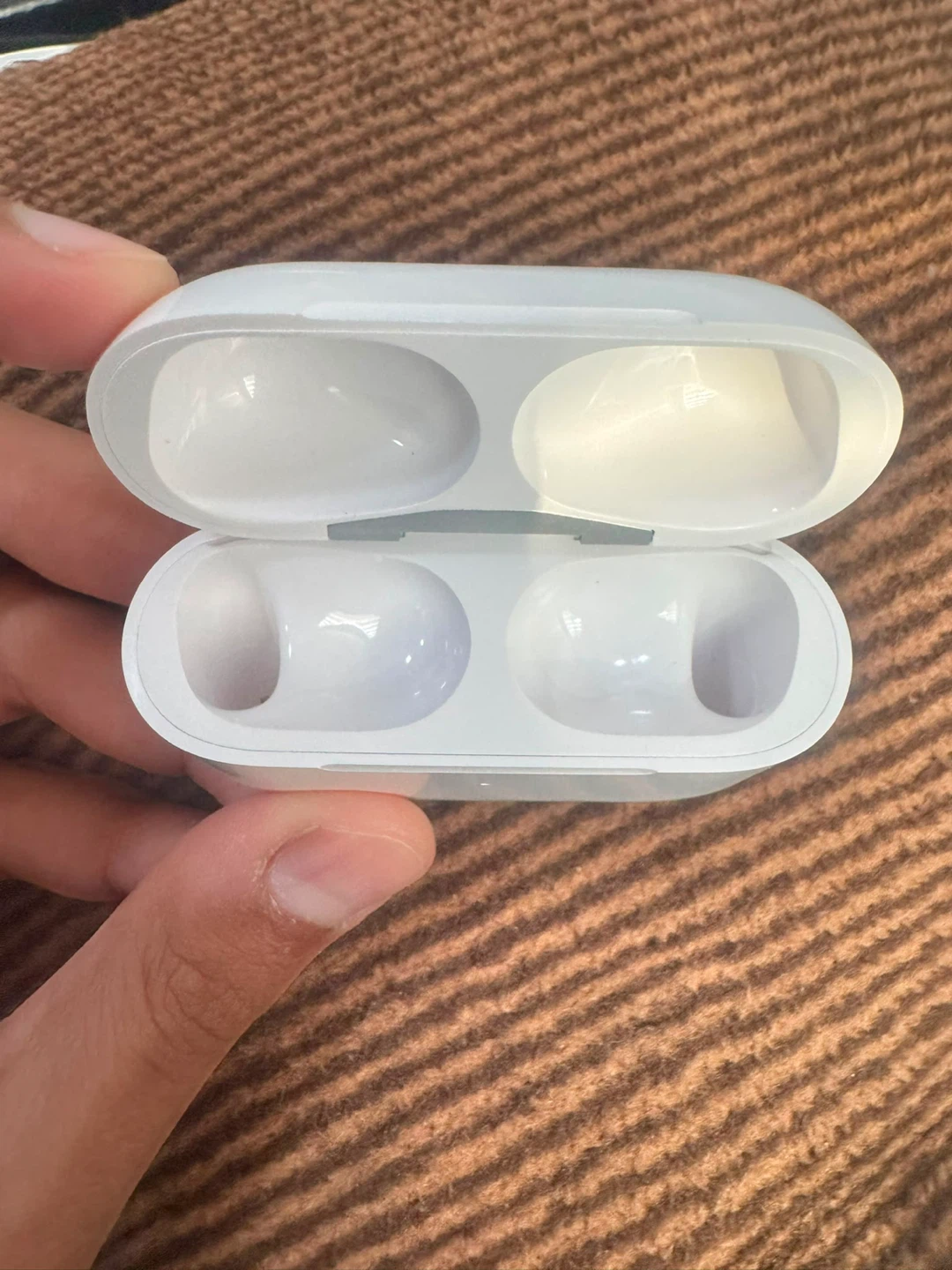 Apple Airpods Pro 2 USB-C BRAND NEW - photo 3
