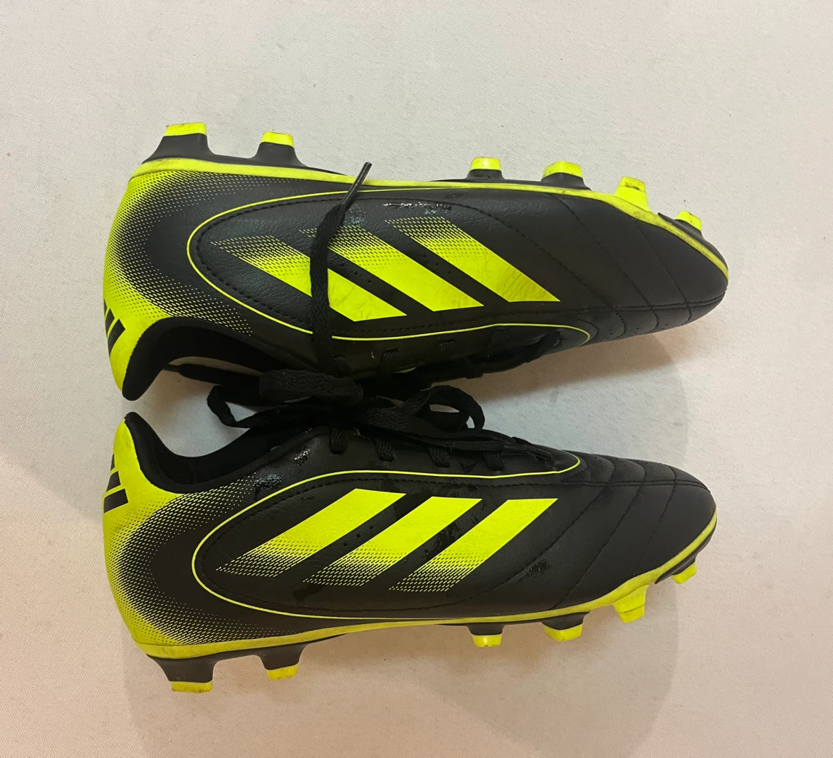 Boys 4 / Adidas Soccer Cleats - photo 4