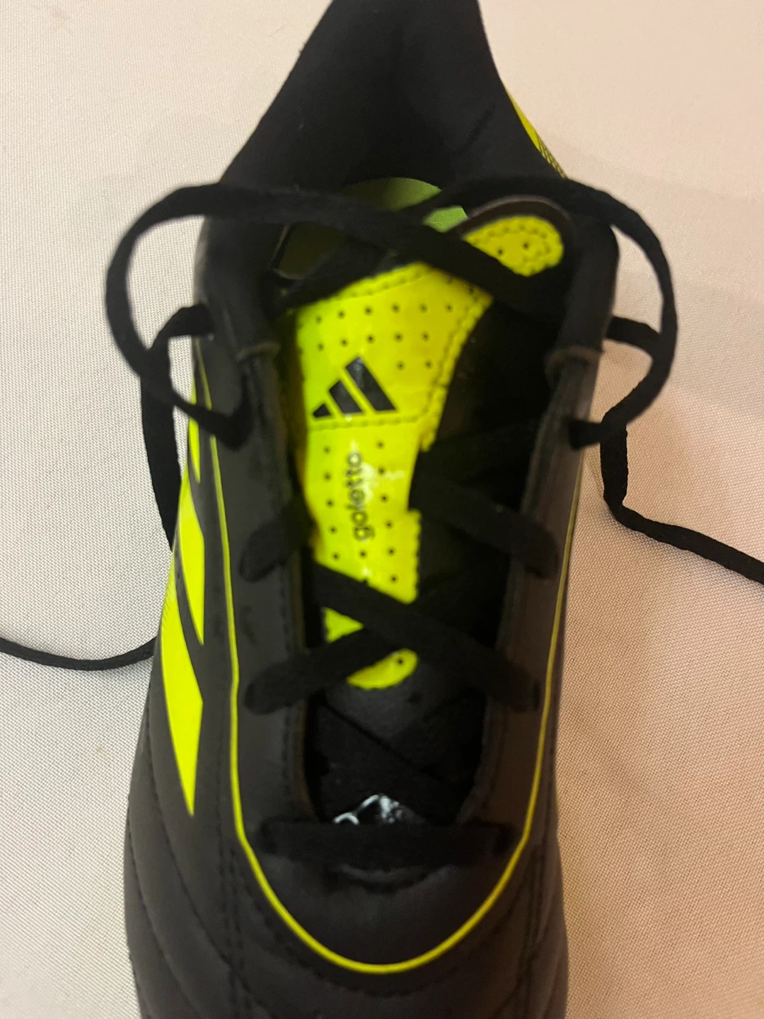 Boys 4 / Adidas Soccer Cleats - photo 5