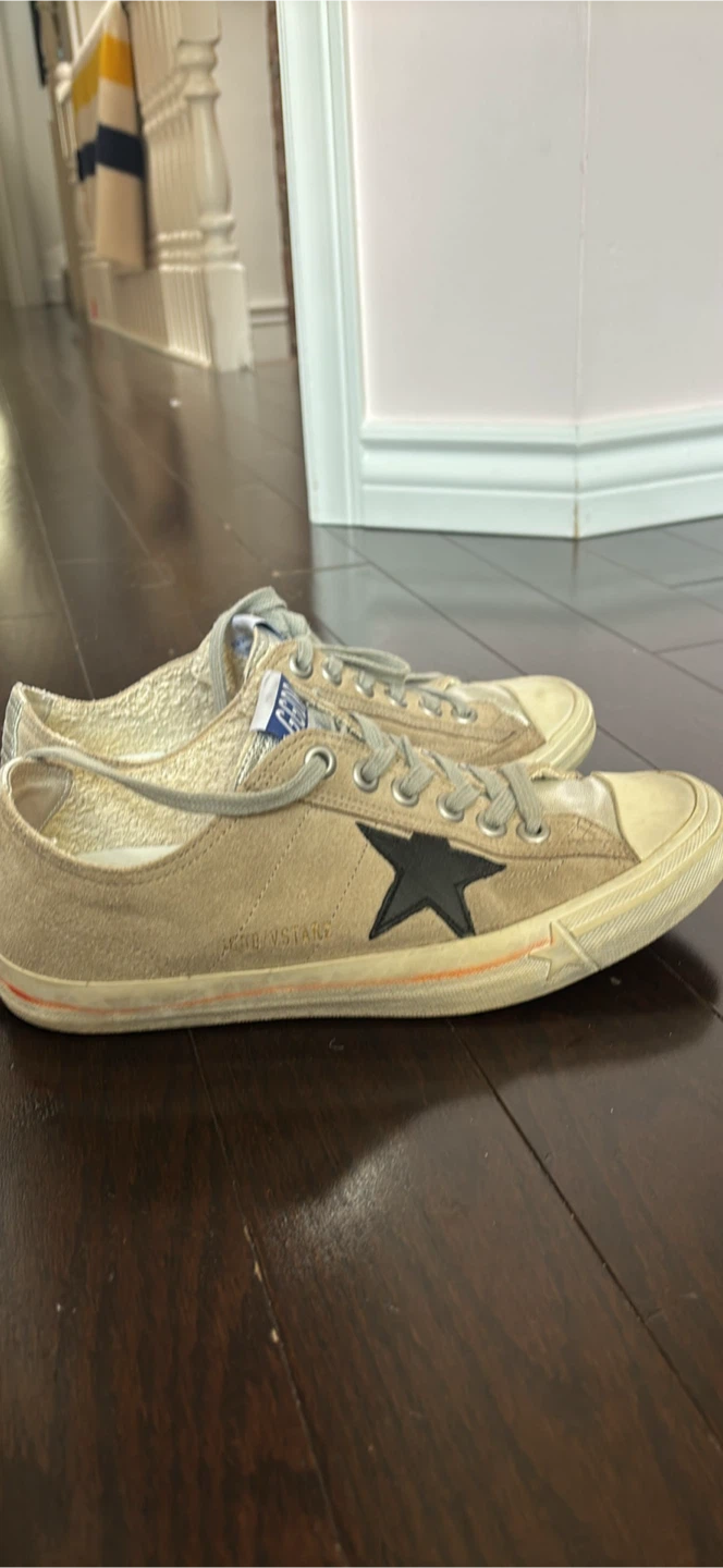 Golden Goose Deluxe Brand V-Star Sneakers Size 39 - photo 3