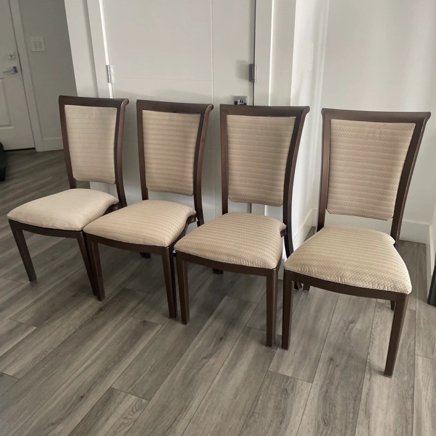 4 Dining Chairs