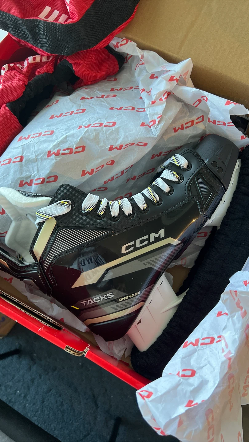 (NEW) CCM Tacks AS-570 Senior Hockey Skates - photo 4