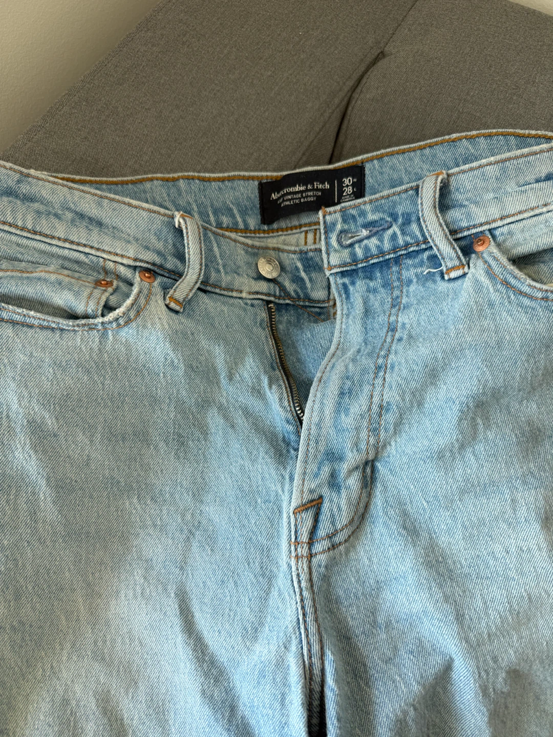 Abercrombie & Fitch Light Wash Jeans baggy - photo 3