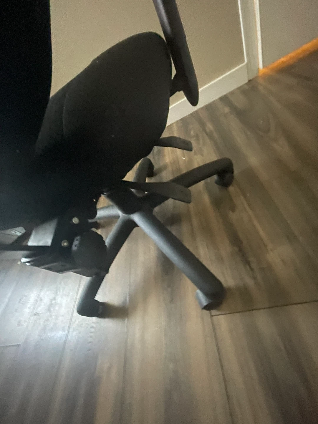 Black Office Chair - photo 2