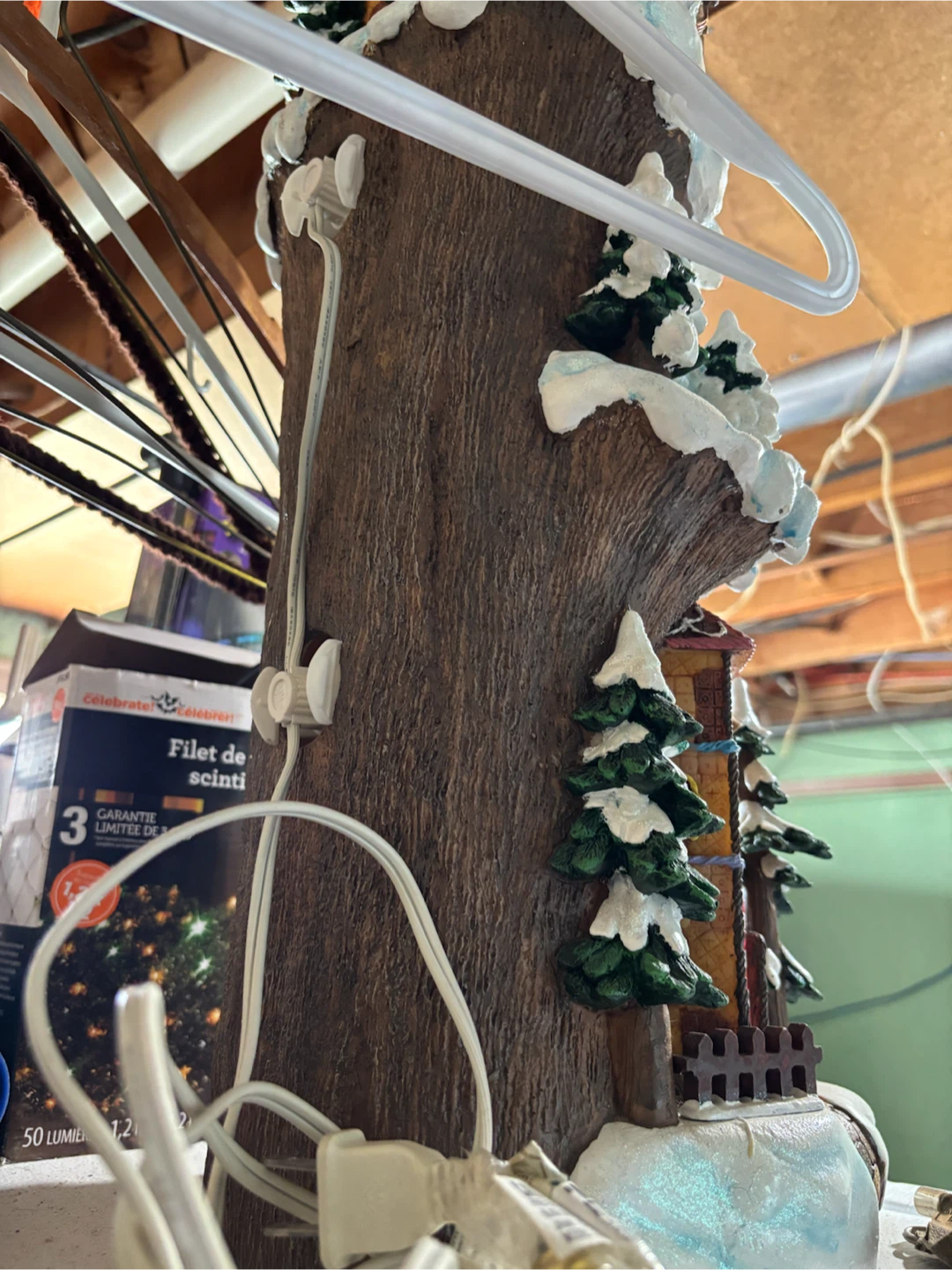 Toscano The North Pole lighted holiday treehouse - photo 2