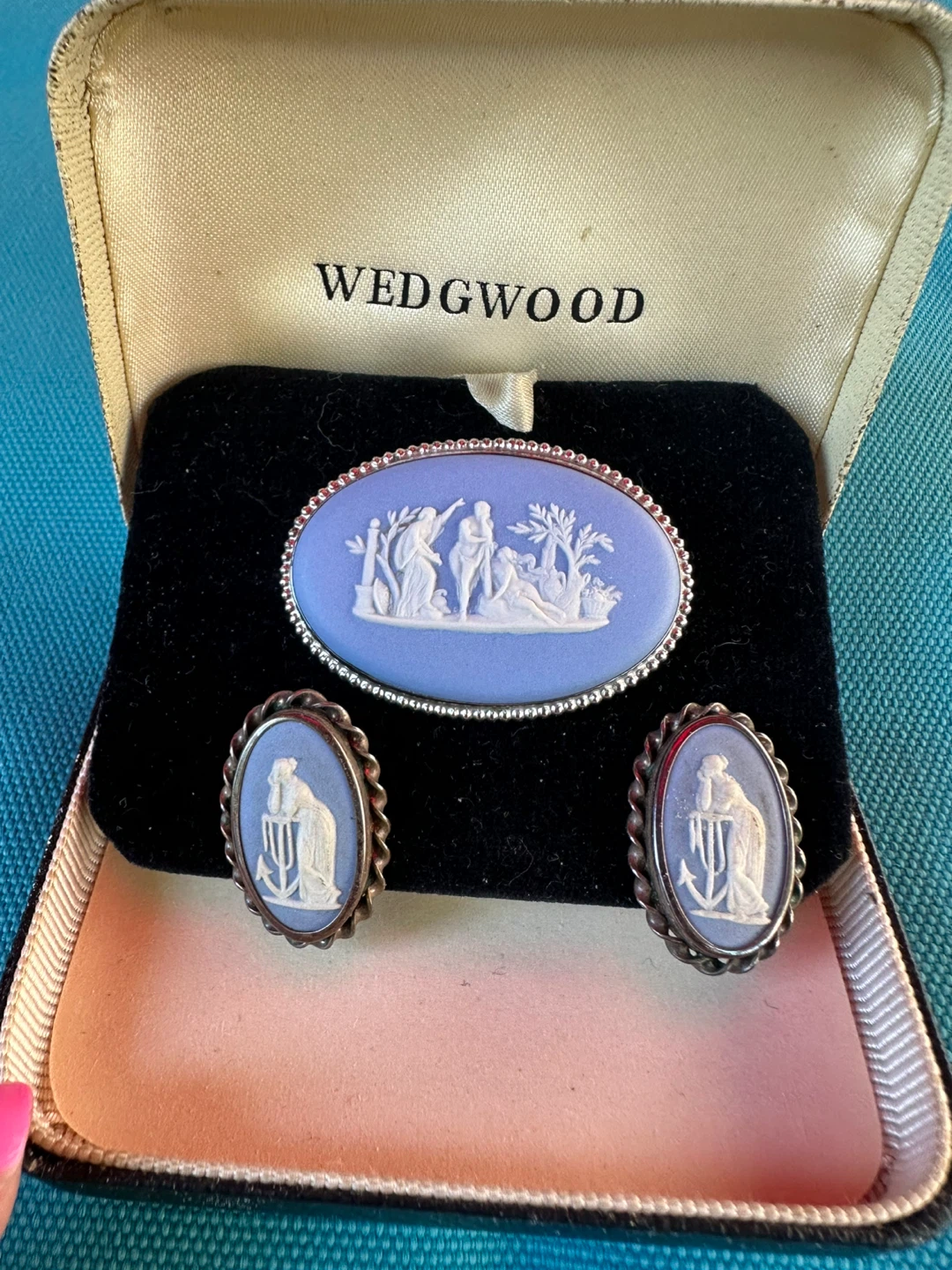 Wedgwood Brooch and Earrings Set