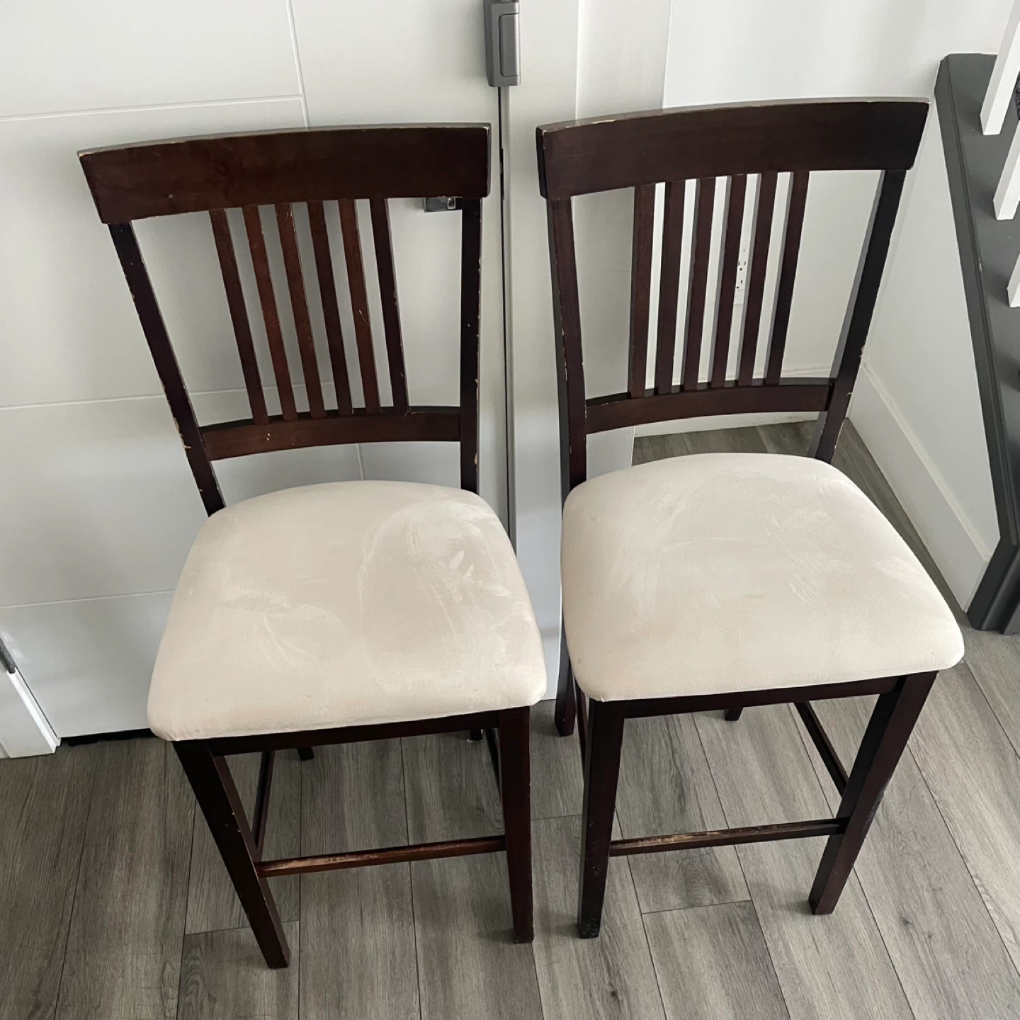 2 Bar Stools - photo 3