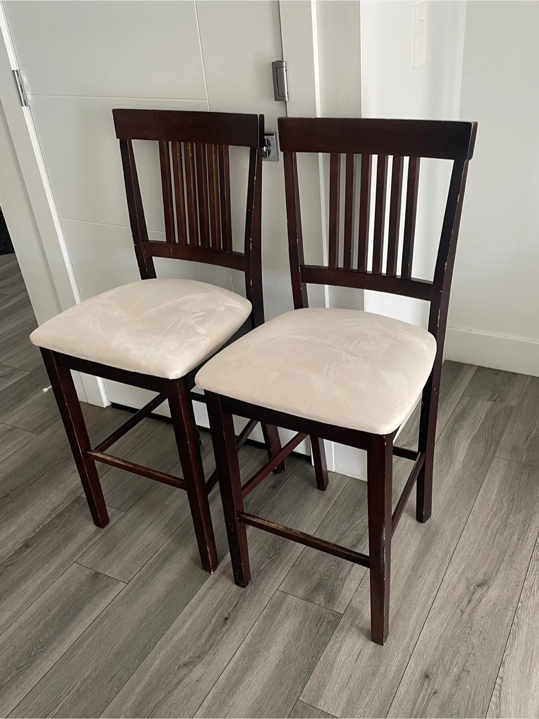 2 Bar Stools - photo 5