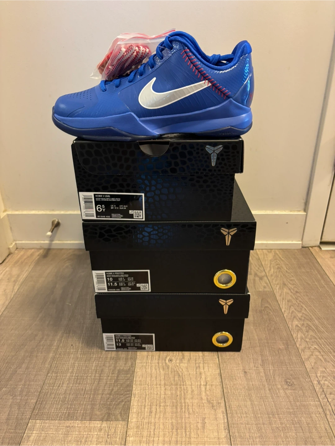 Kobe 5 Dodgers size 6.5y, 7y, 10, 11.5, 13