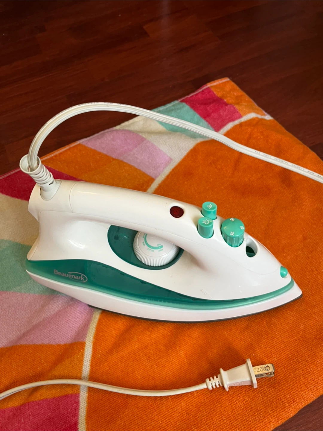 Beau-Mark Steam Iron - photo 5
