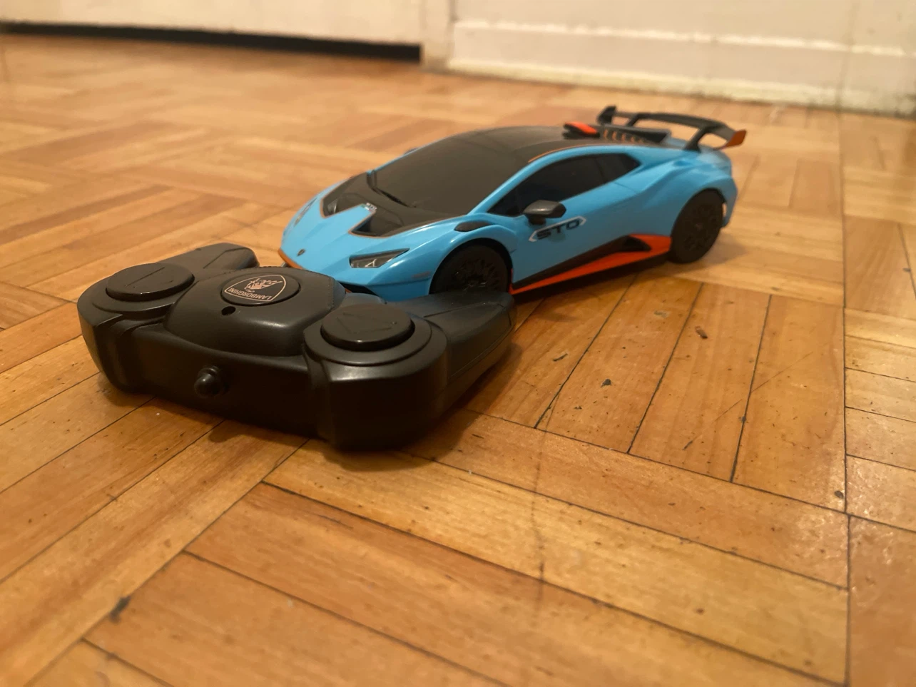Blue Lamborghini Hurrican STO RC Car with Remote