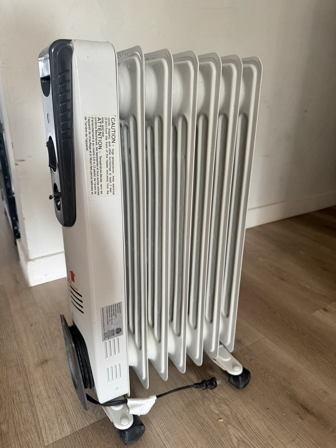 SAI Oil-Filled Radiator Heater with Wheels - photo 2