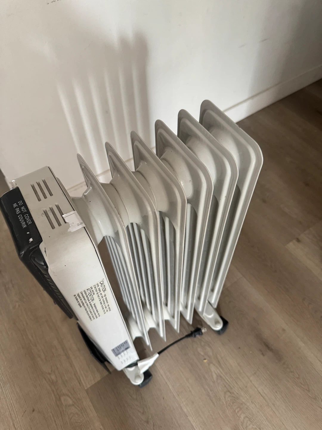 SAI Oil-Filled Radiator Heater with Wheels - photo 3