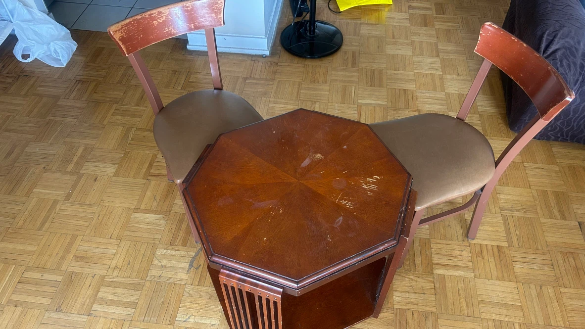 Coffee table and chair - photo 2