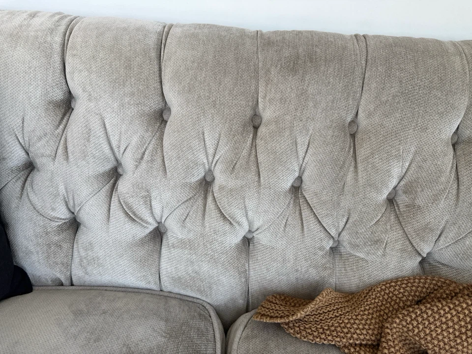 Tufted Upholstered Sofa - photo 4