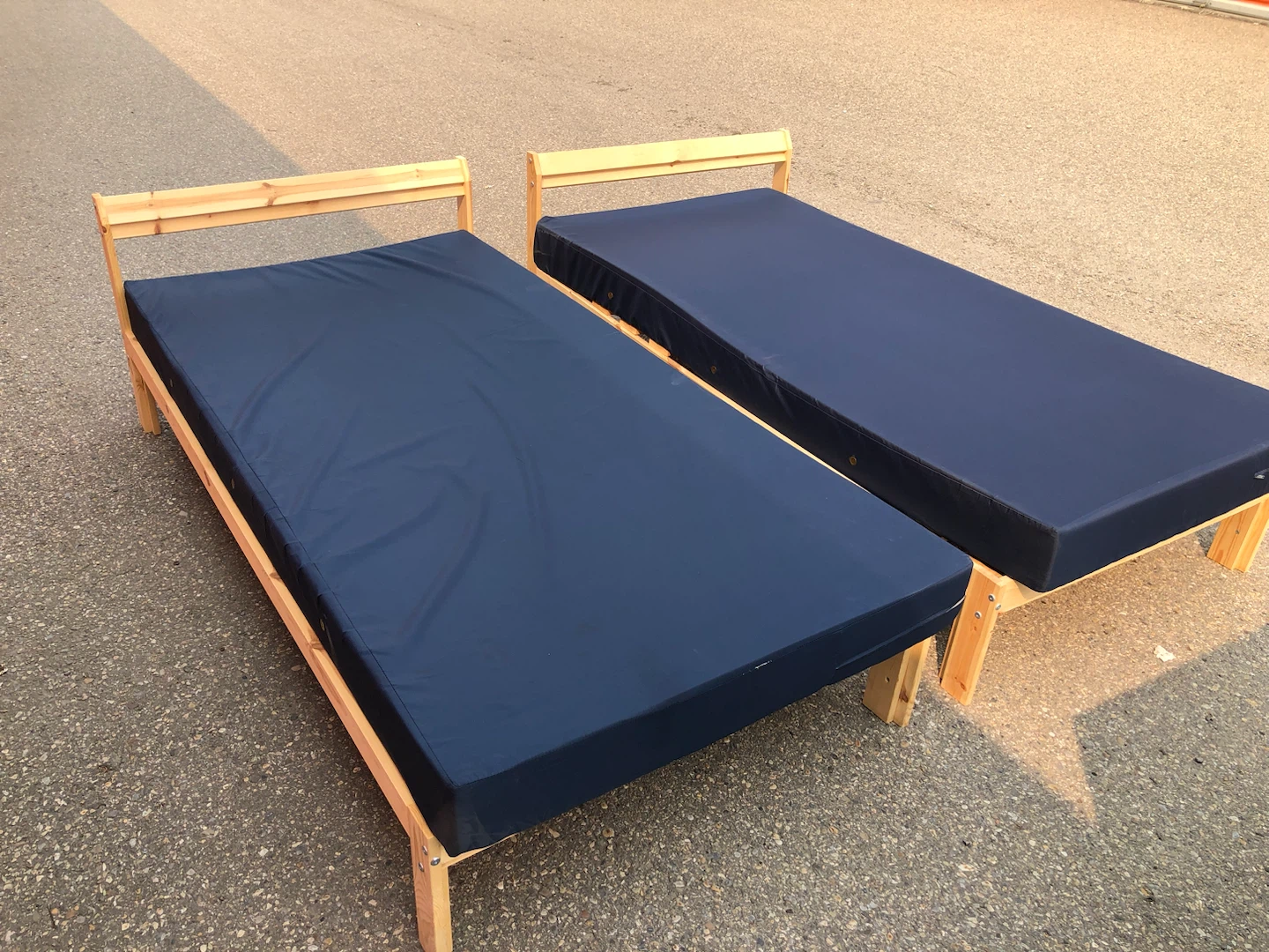 2X ikea twin bed with mattress - photo 2