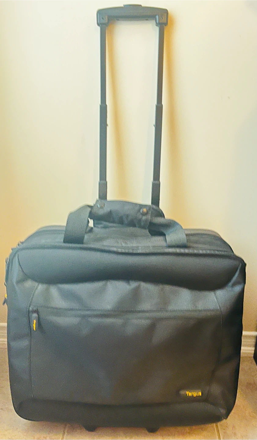 Targus rolling laptop bag - photo 3