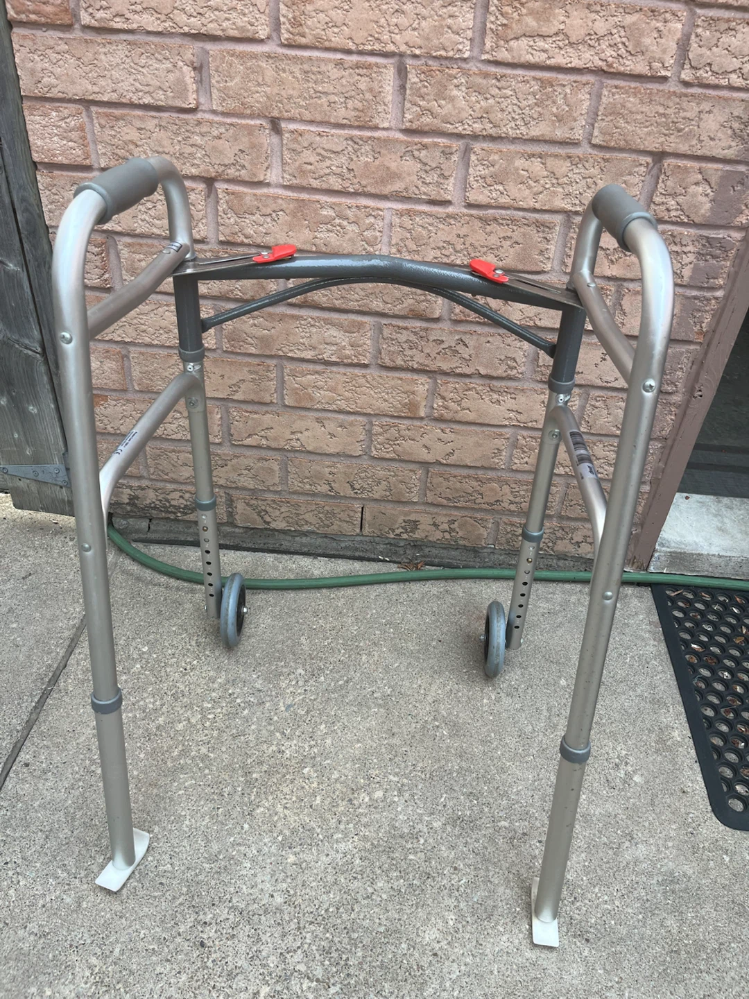 Drive Medical HX5 3-Wheel Walker - photo 2