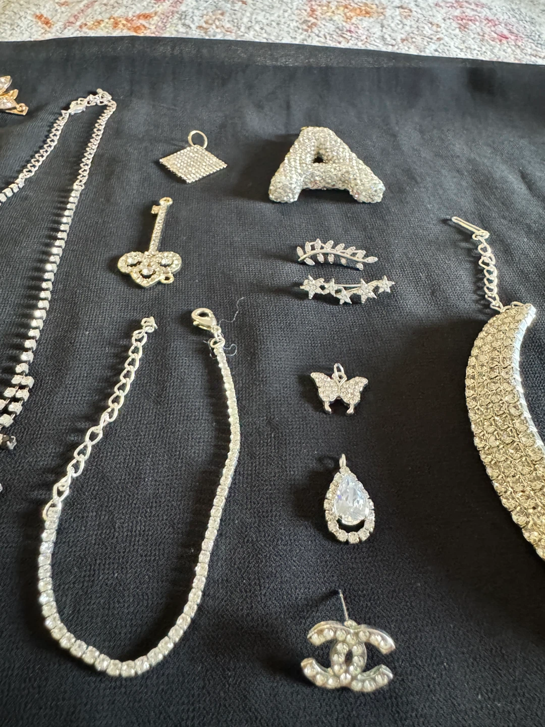 Assorted Rhinestone Jewellery lot - photo 3