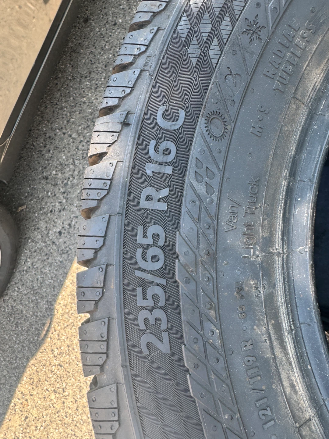 Continental 235/65 R 16 C Tires (Set of 4) - photo 3