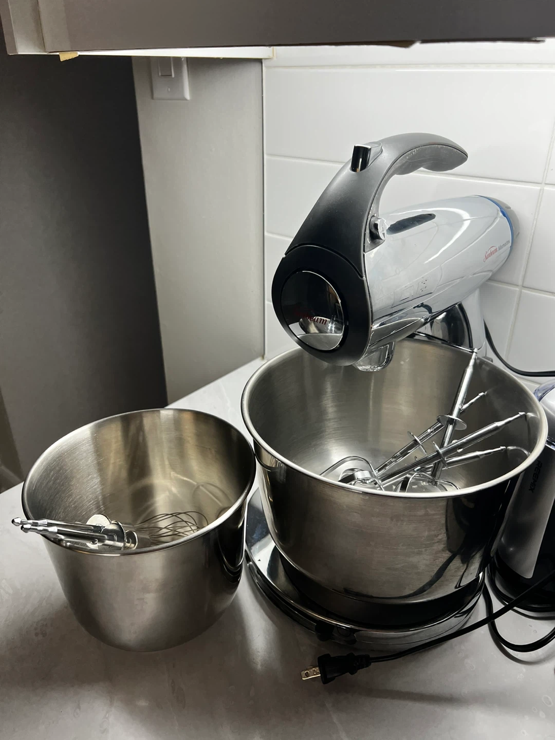 Sunbeam Hand Mixer with 2 Bowls