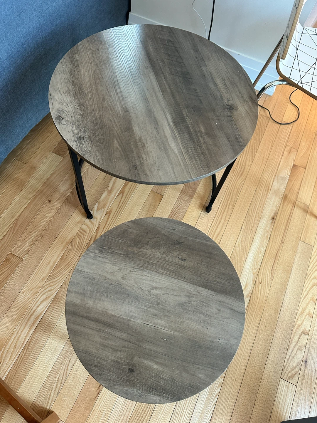 Set of 2 Round Nesting Side Tables - photo 3