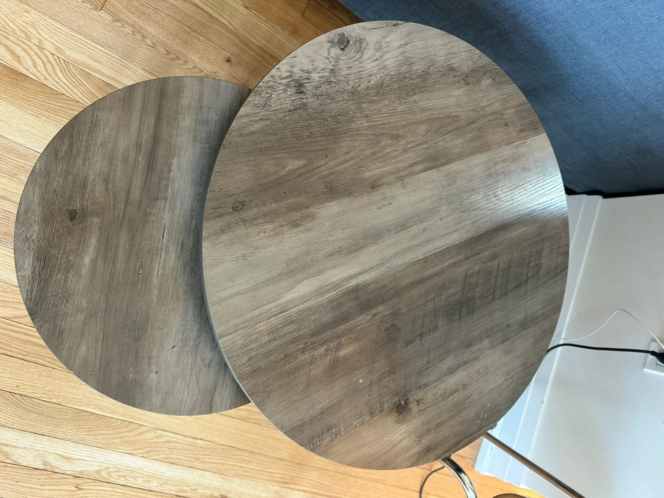 Set of 2 Round Nesting Side Tables - photo 4