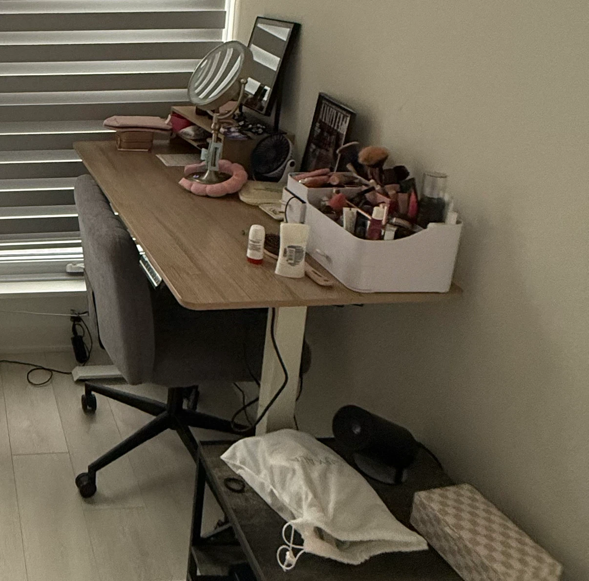 Amazon Electric Height Adjustable Standing Desk, Maple - photo 3