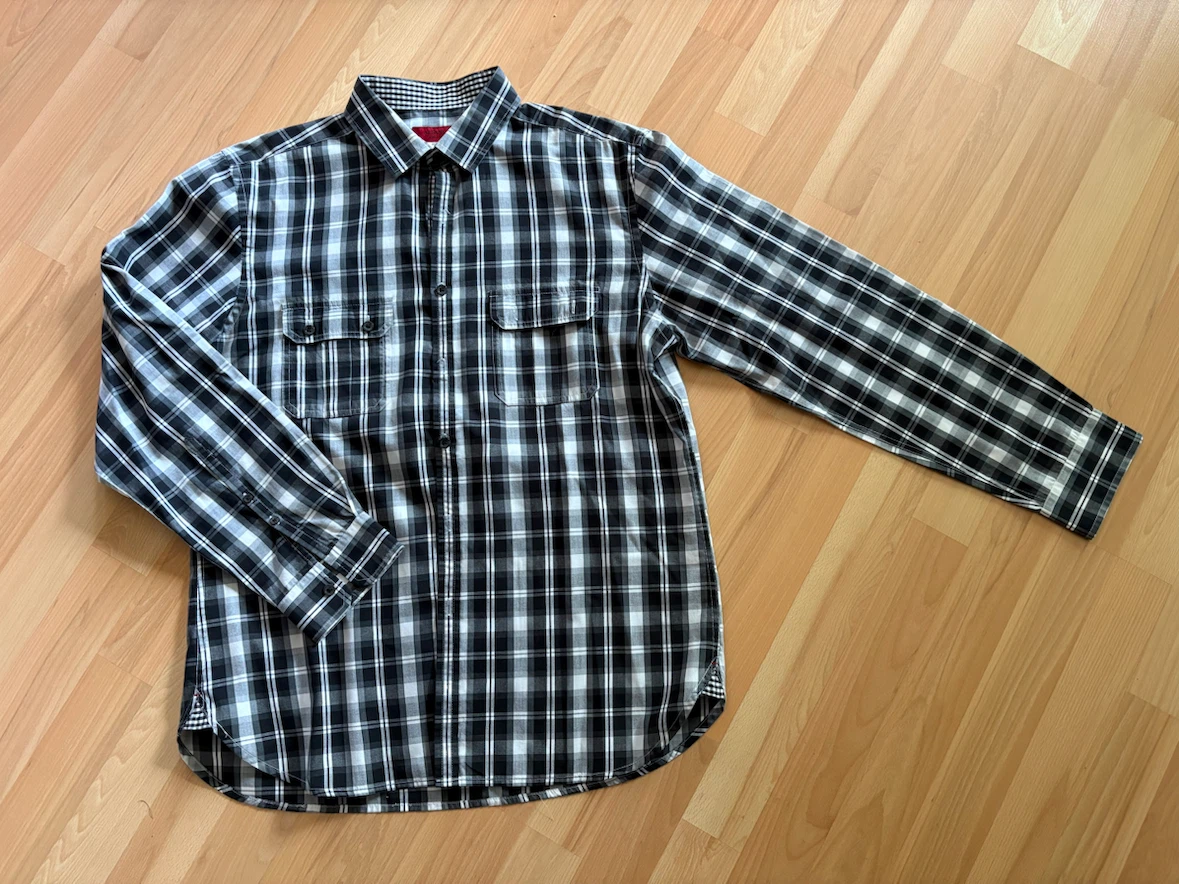 Men’s Long Sleeves Shirt Size Medium $5 firm