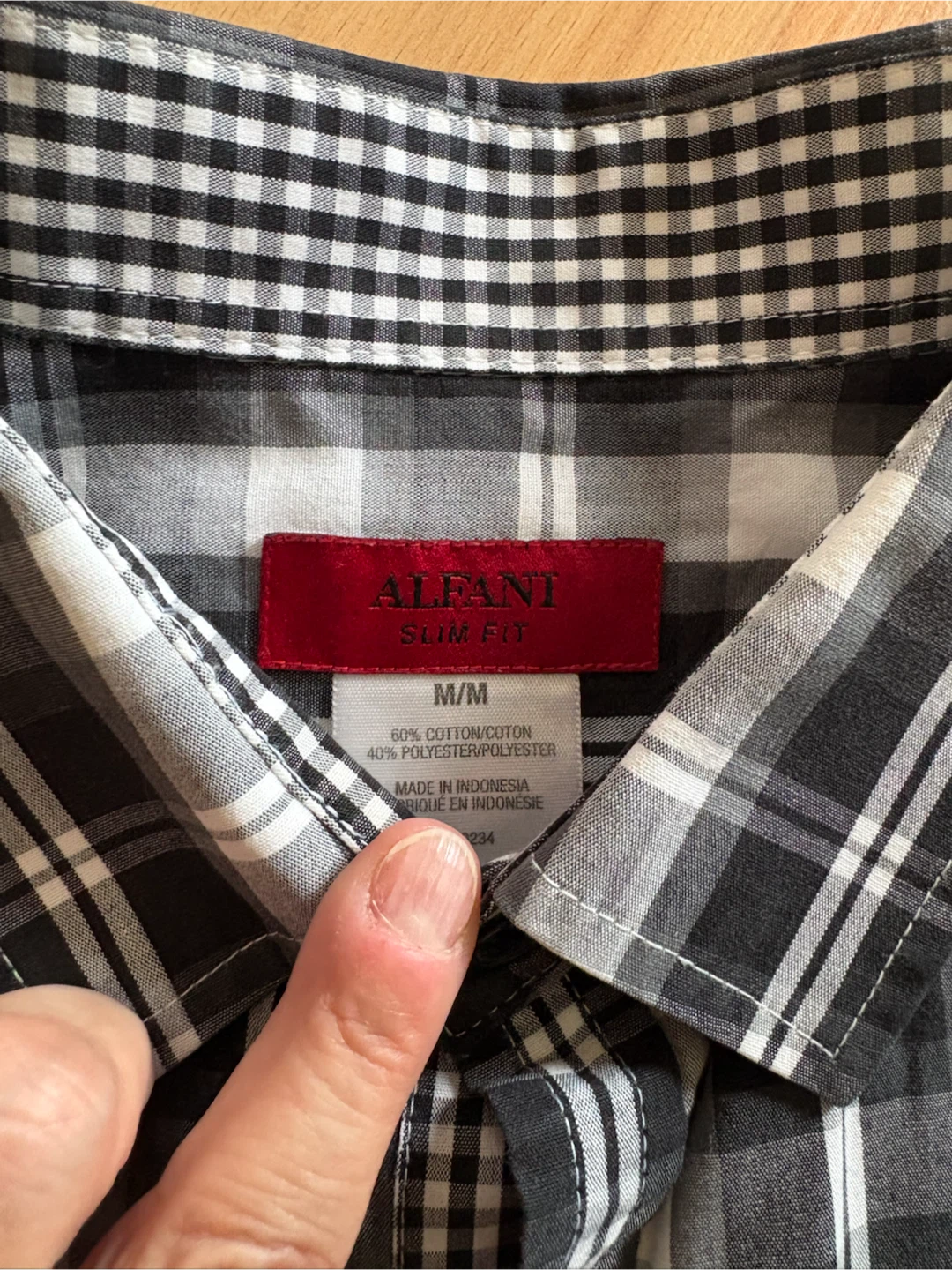 Men’s Long Sleeves Shirt Size Medium $5 firm - photo 2
