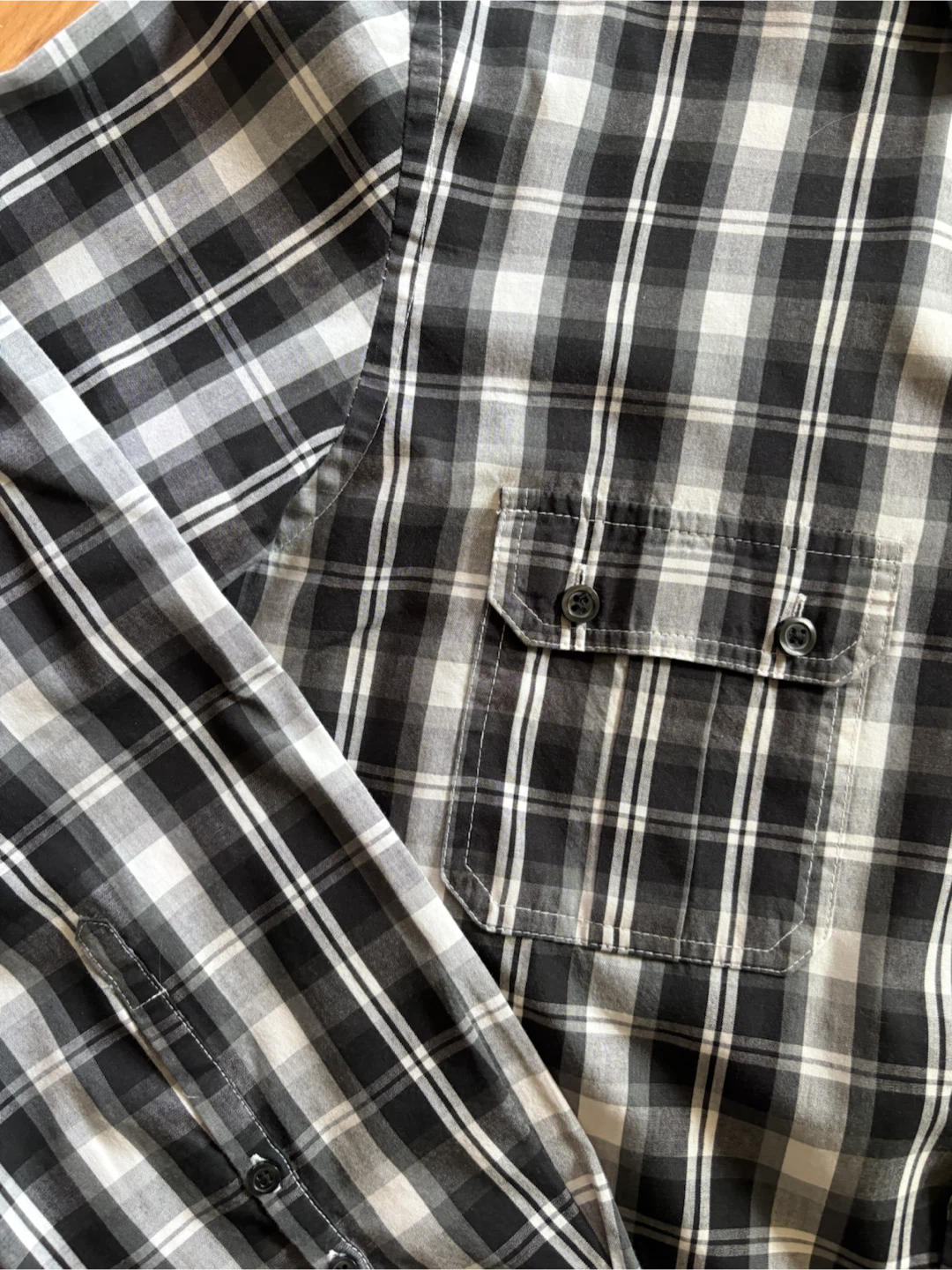 Men’s Long Sleeves Shirt Size Medium $5 firm - photo 3